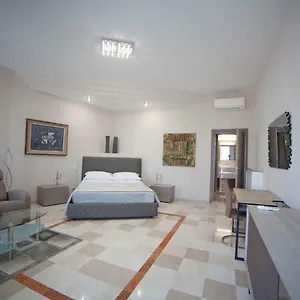 Pensión Cadorna House